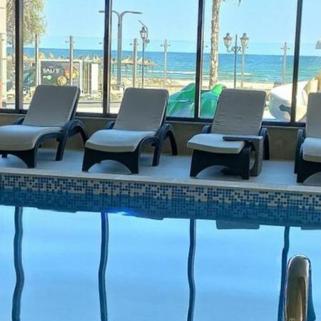 Alezzi Beach Vibe Family Studio With Spa Piscina Interioara Incalzita Sauna Jacuzzi Gym นาโวดาริ ภายนอก รูปภาพ