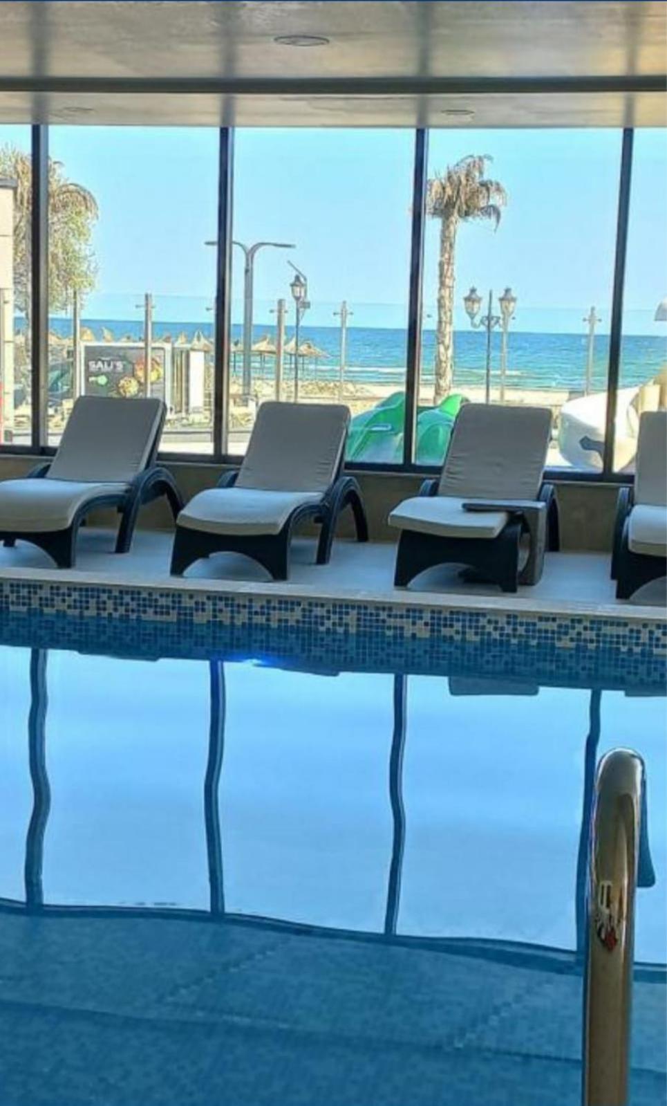 Alezzi Beach Vibe Family Studio With Spa Piscina Interioara Incalzita Sauna Jacuzzi Gym นาโวดาริ ภายนอก รูปภาพ