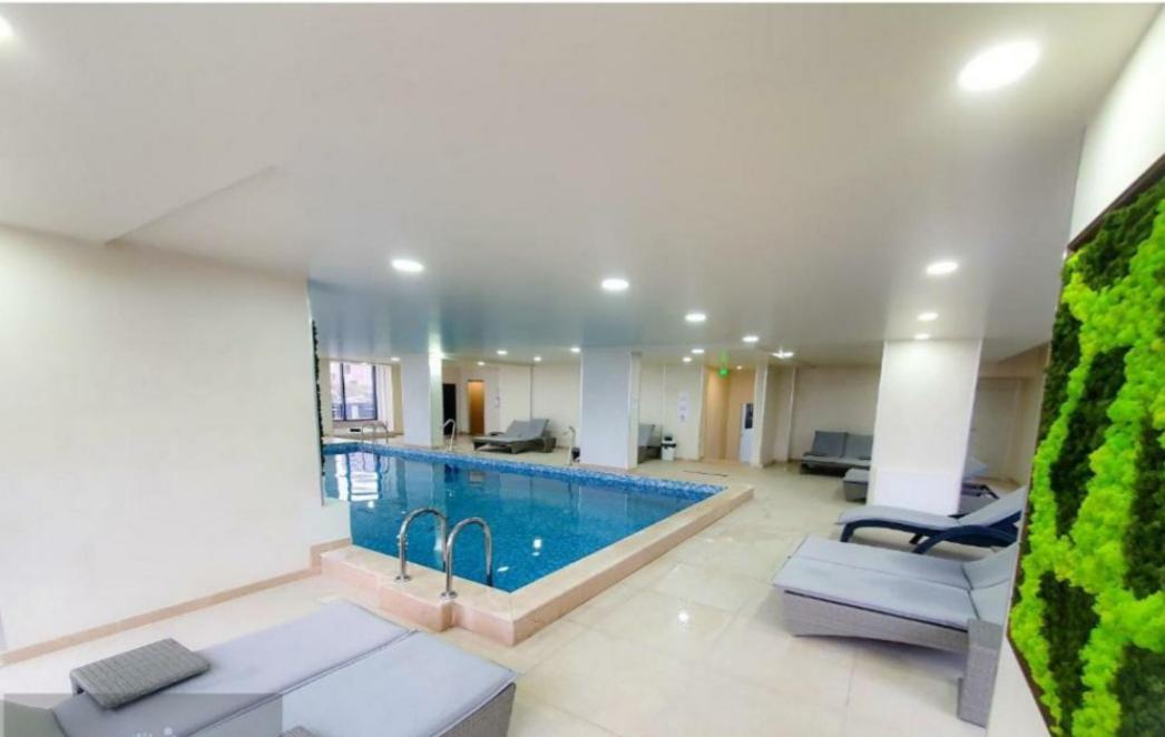 Alezzi Beach Vibe Family Studio With Spa Piscina Interioara Incalzita Sauna Jacuzzi Gym นาโวดาริ ภายนอก รูปภาพ