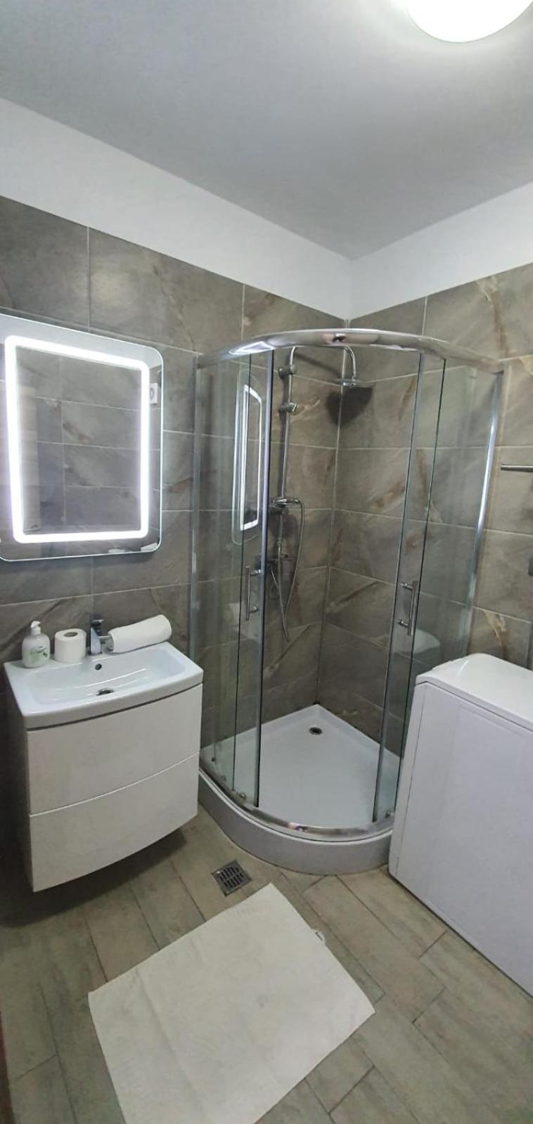 Alezzi Beach Vibe Family Studio With Spa Piscina Interioara Incalzita Sauna Jacuzzi Gym นาโวดาริ ภายนอก รูปภาพ